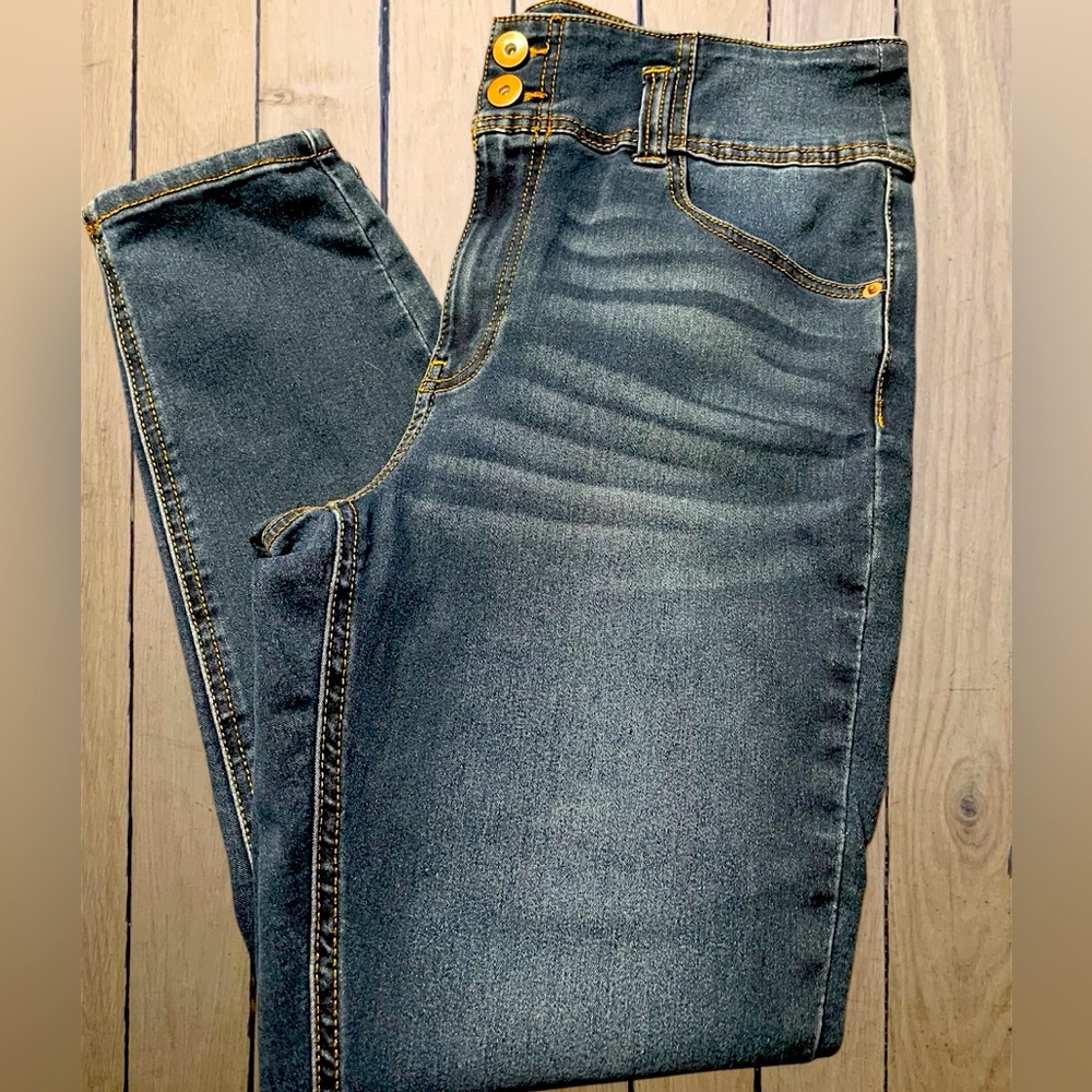 No Boundaries Skinny Jeans